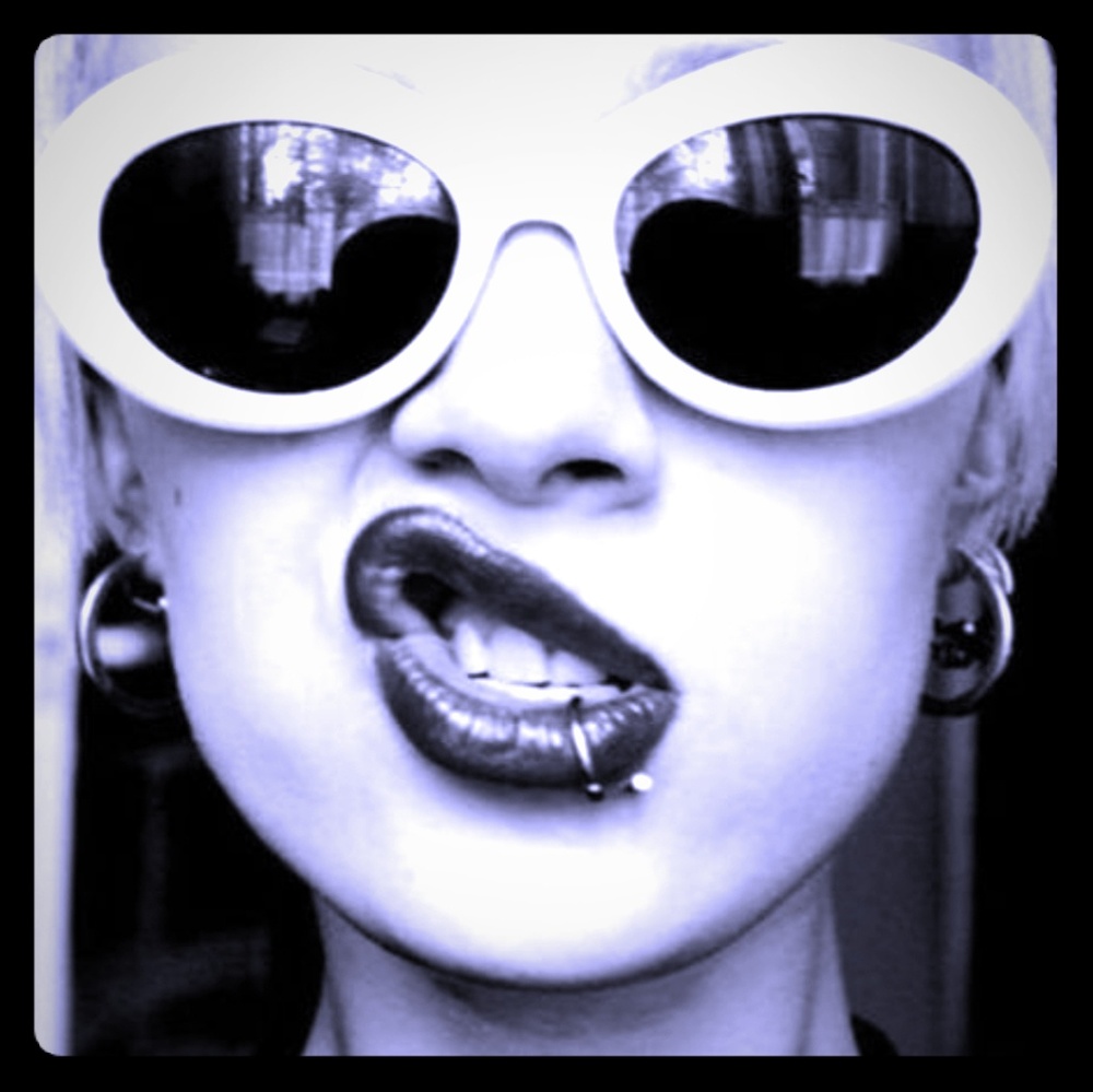 New. Kurt Cobain Nirvana Clout style Sunglasses